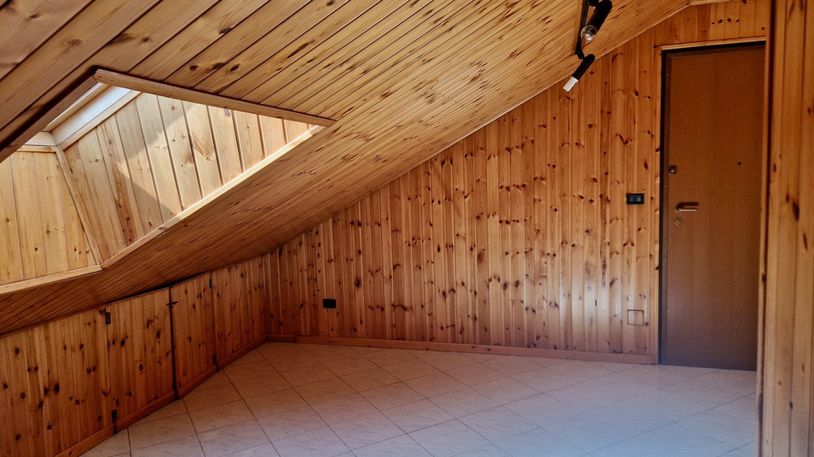 Via Alimonda 9, 10155, 3 Stanze da Letto Stanze da Letto, 4 Stanze Stanze,1 BagnoBagno,Appartamento,Vendita,Via Alimonda 9,1321